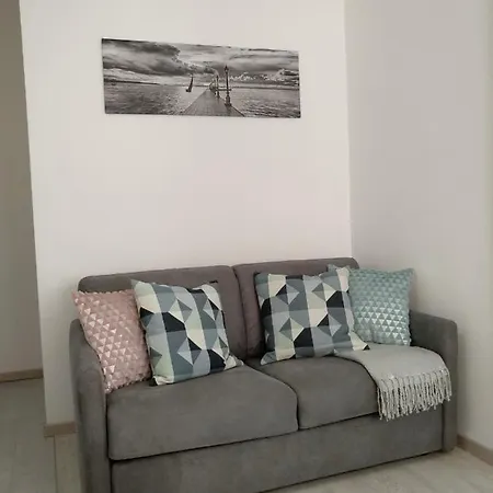Lake's Place